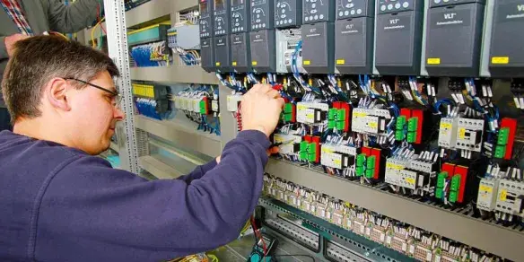 Accredited electronic technician certificate program course online